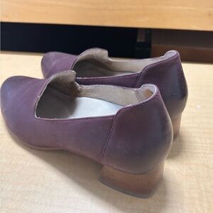 DANSKO Women’s Size 40 US 9.5 Cranberry Slip On Low Heel